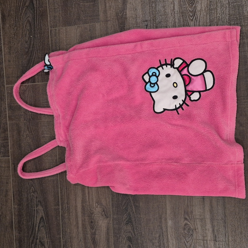 Sanrio HELLO KITTY Plush Pink Bath Towel Adjustable Wrap Robe
